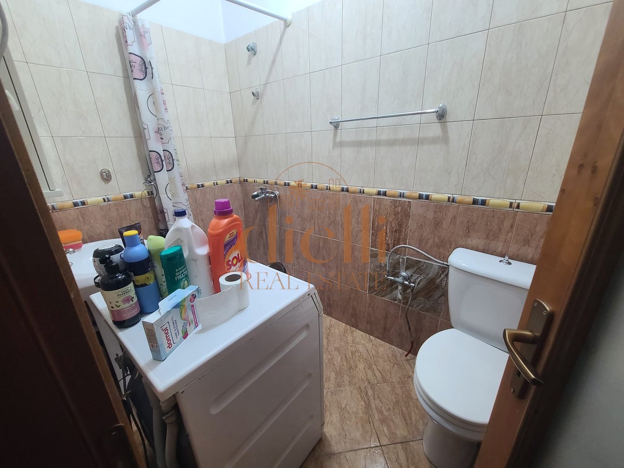 Apartament 2+1+2 per Qira tek Tregu Elektrik
