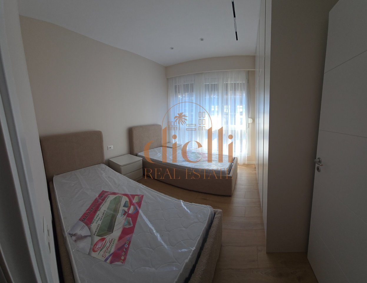 Apartament 2+1+2 per Qira tek Ish-Fusha Aviacionit