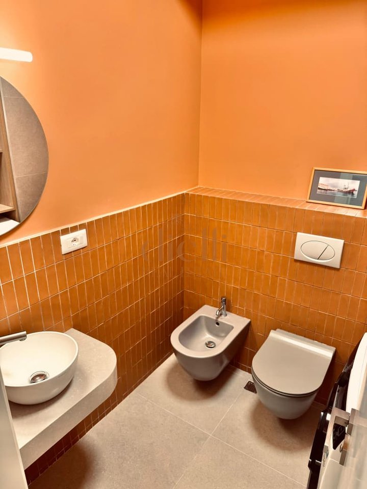 Apartament 2+1+2 per Qira tek Shkolla e Kuqe