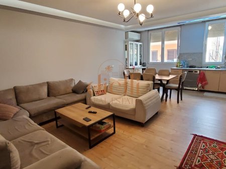 Apartament 2+1+2 per Shitje tek Liqeni Thate