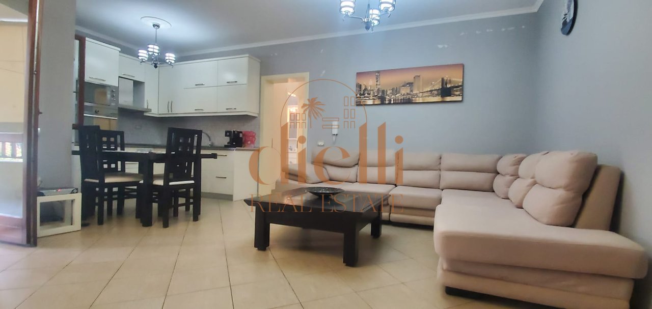 Apartament 2+1+2 per Shitje tek Kopshti Botanik