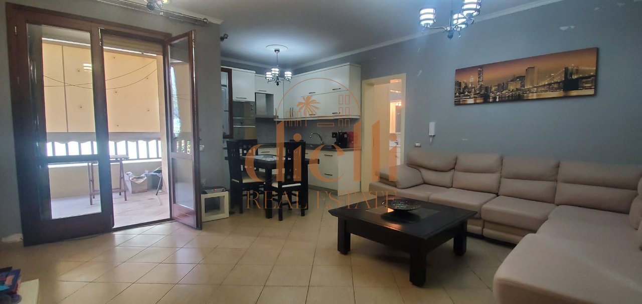 Apartament 2+1+2 per Shitje tek Kopshti Botanik