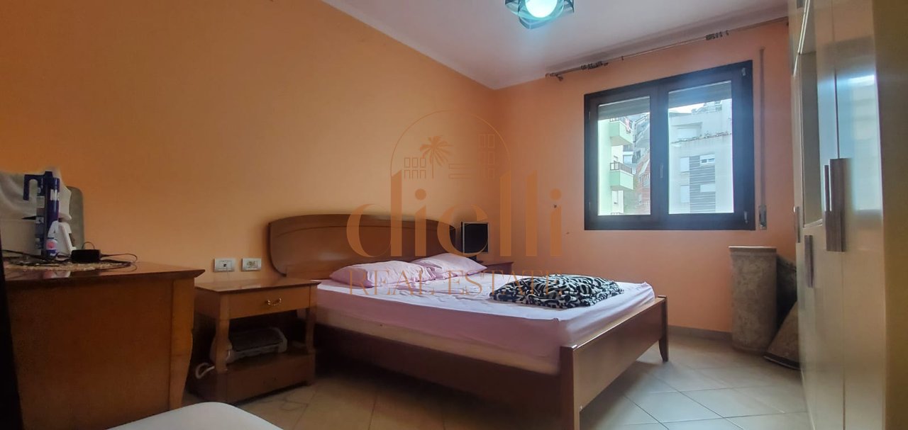 Apartament 2+1+2 per Shitje tek Kopshti Botanik