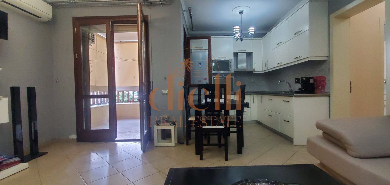 Apartament 2+1+2 per Shitje tek Kopshti Botanik