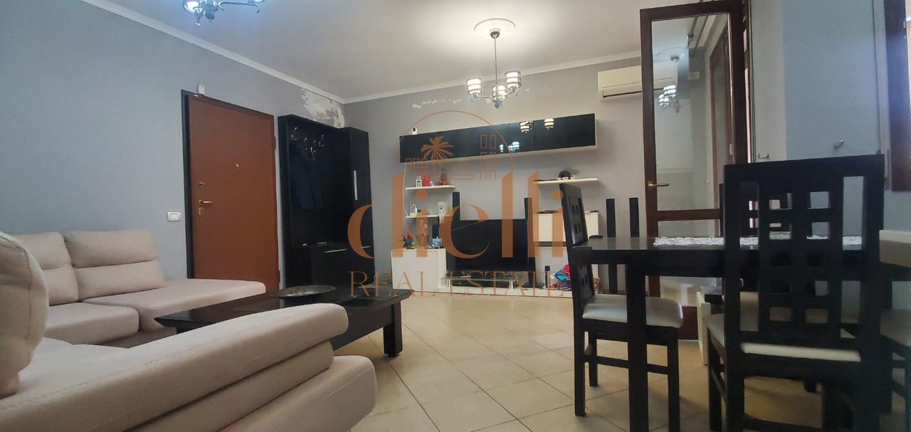 Apartament 2+1+2 per Shitje tek Kopshti Botanik