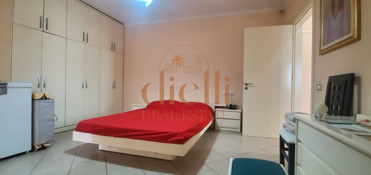 Apartament 2+1+2 per Shitje tek Kopshti Botanik