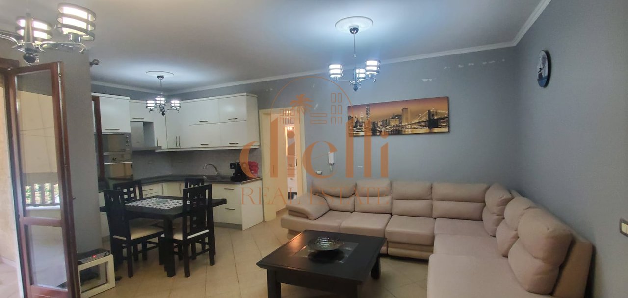 Apartament 2+1+2 per Shitje tek Kopshti Botanik