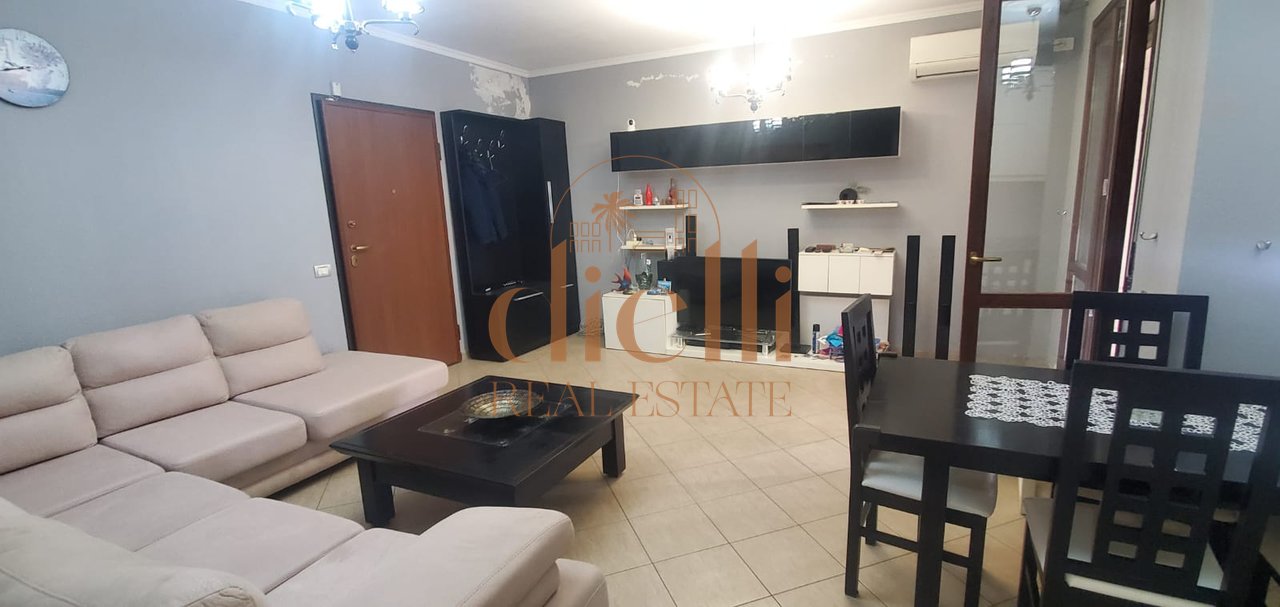 Apartament 2+1+2 per Shitje tek Kopshti Botanik