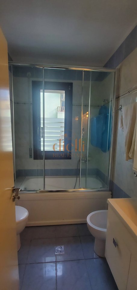 Apartament 2+1+2 per Shitje tek Kopshti Botanik