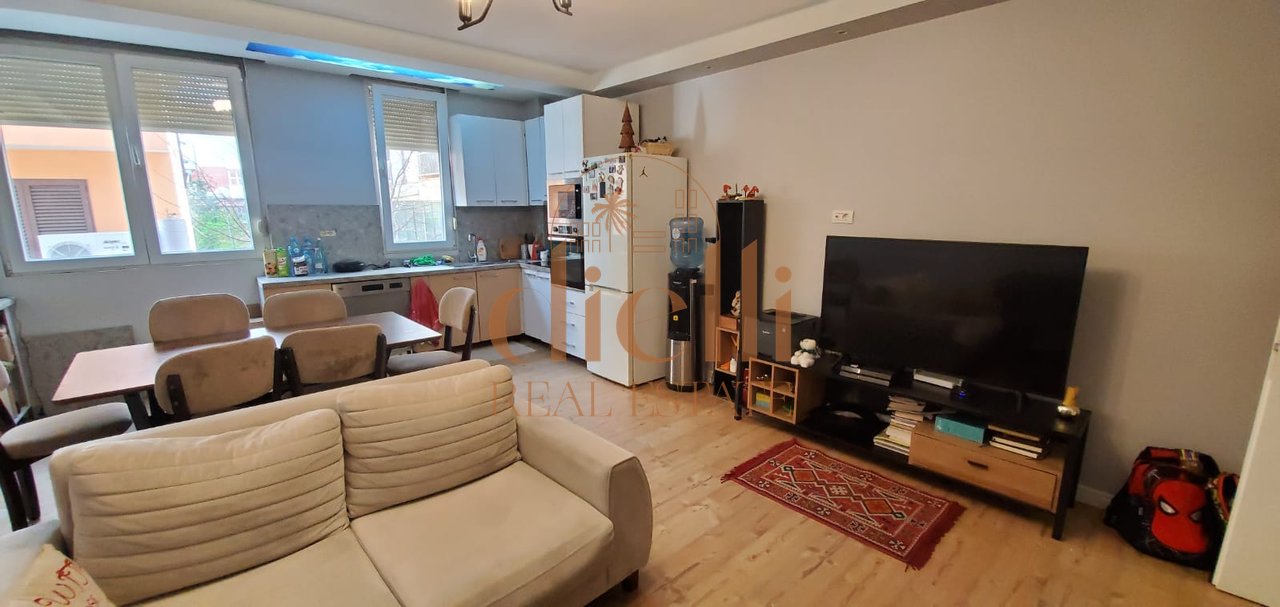 Apartament 2+1+2 per Shitje tek Liqeni Thate