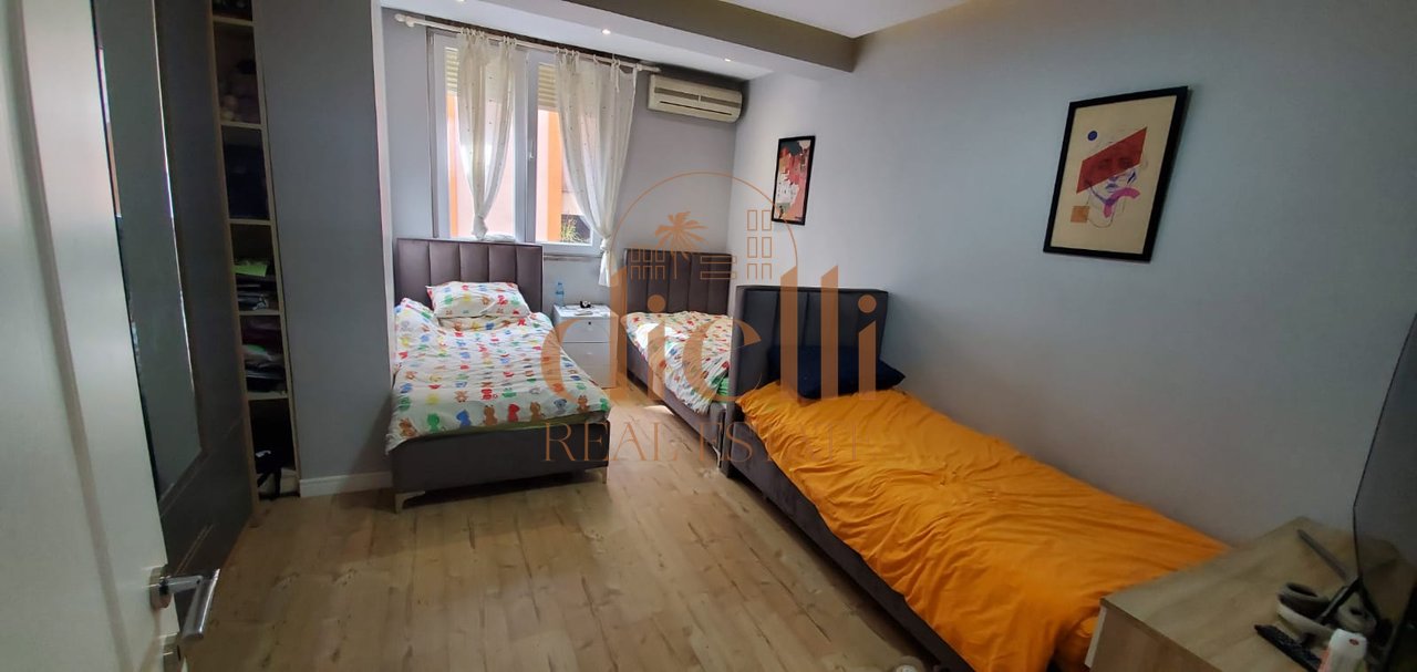 Apartament 2+1+2 per Shitje tek Liqeni Thate