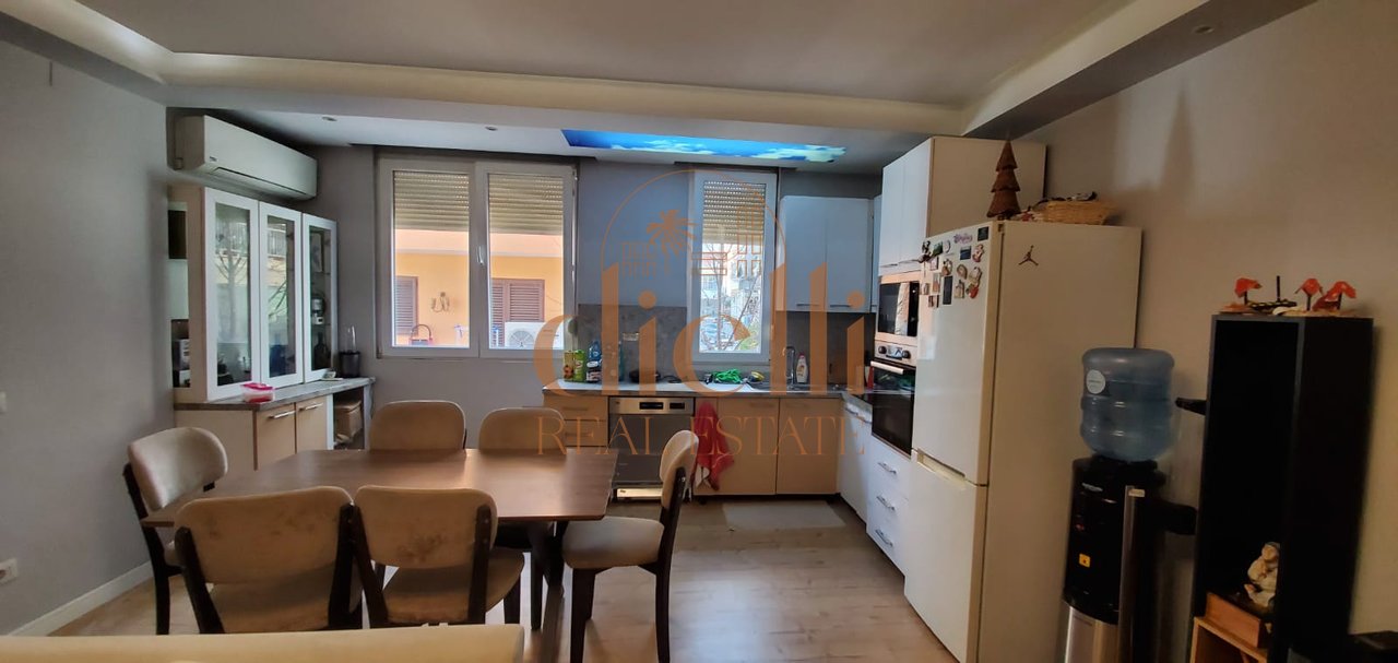 Apartament 2+1+2 per Shitje tek Liqeni Thate