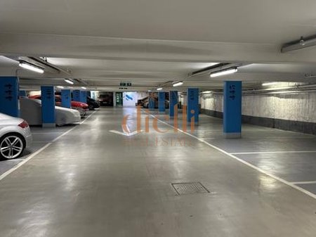 Parking space for Sale at the Red School