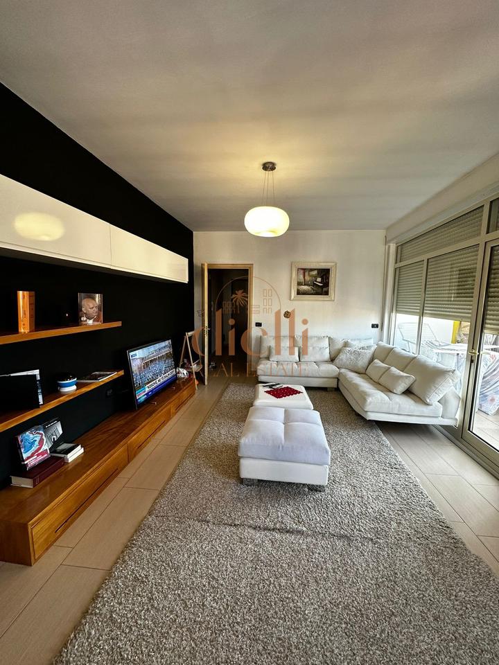 Apartament 2+1 per Shitje tek Tregu Elektrik