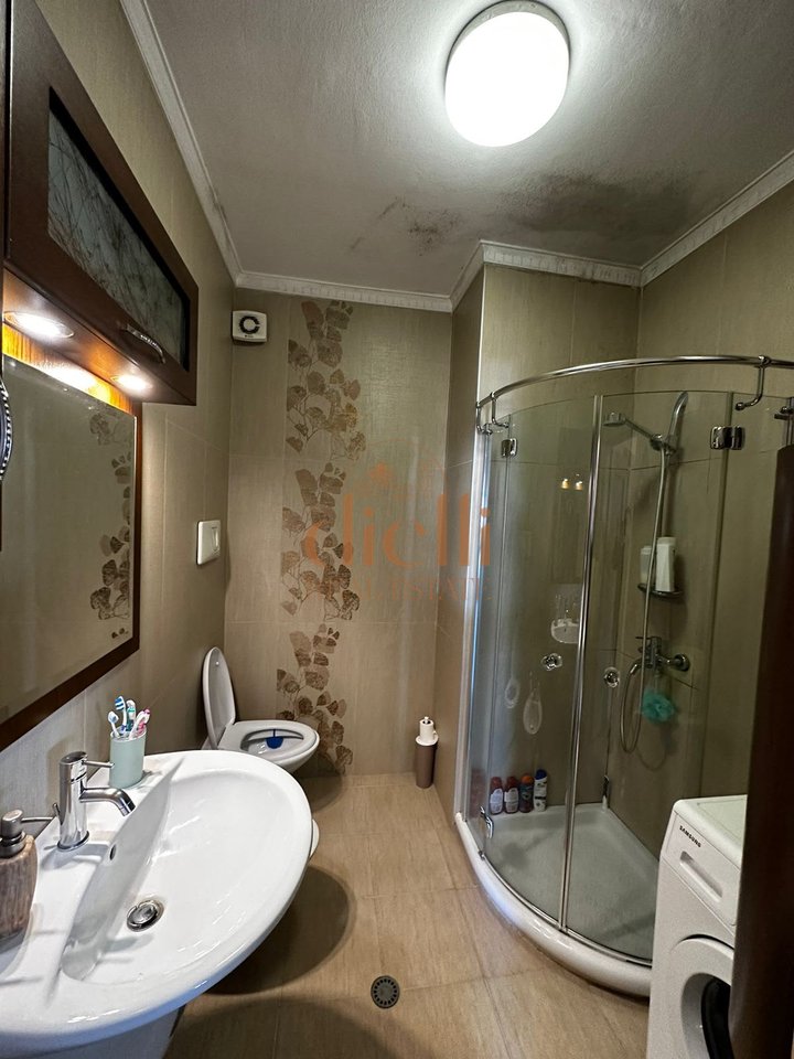 Apartament 2+1 per Shitje tek Tregu Elektrik
