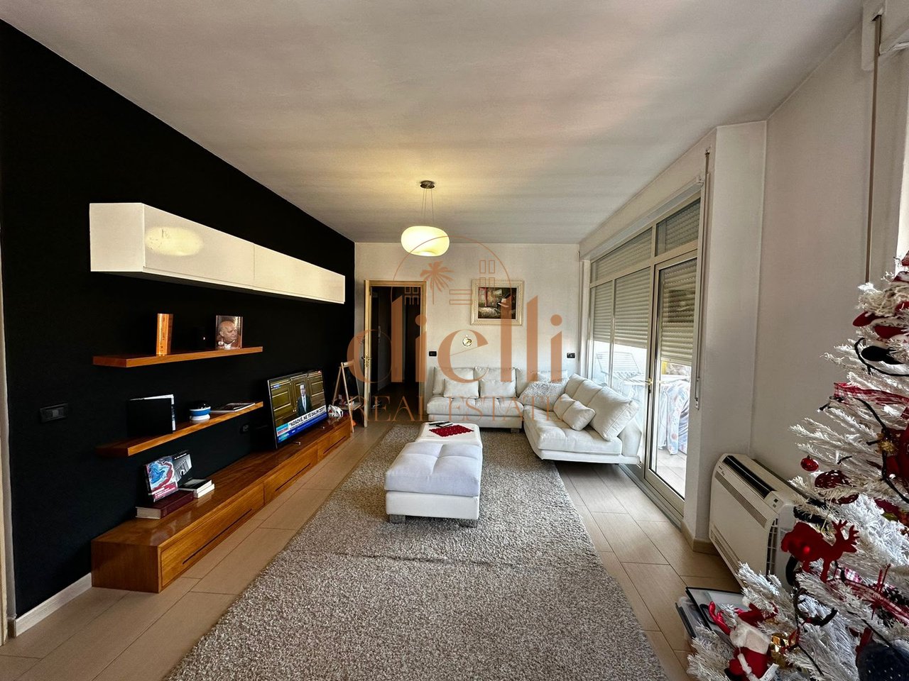 Apartament 2+1 per Shitje tek Tregu Elektrik