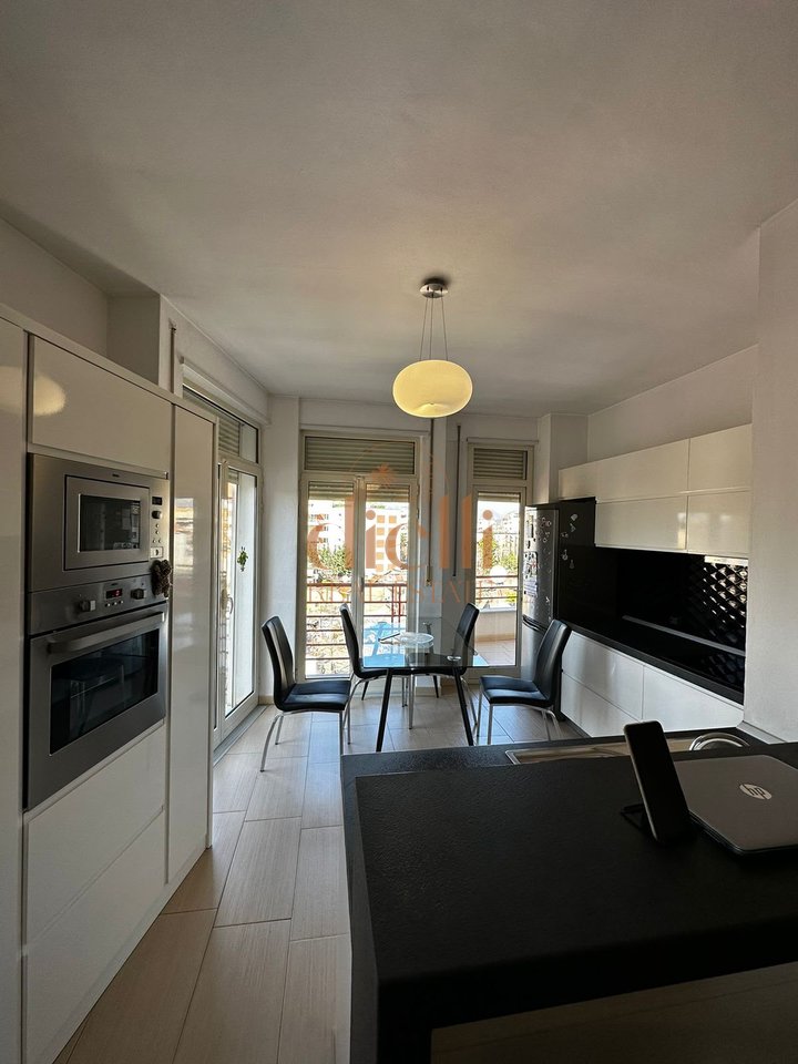 Apartament 2+1 per Shitje tek Tregu Elektrik