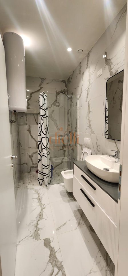 Apartament 2+1+2 per Qira tek Rezidenca Lake View Liqeni Tiranes