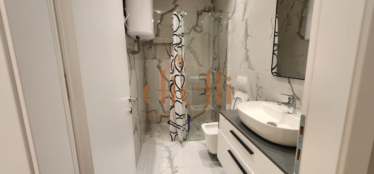 Apartament 2+1+2 per Qira tek Rezidenca Lake View Liqeni Tiranes