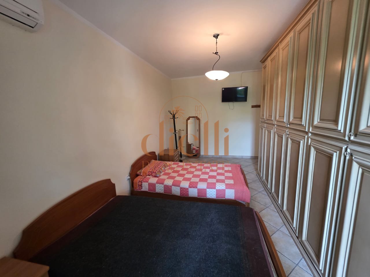 Apartment 1+1 for Sale in Xhamllik