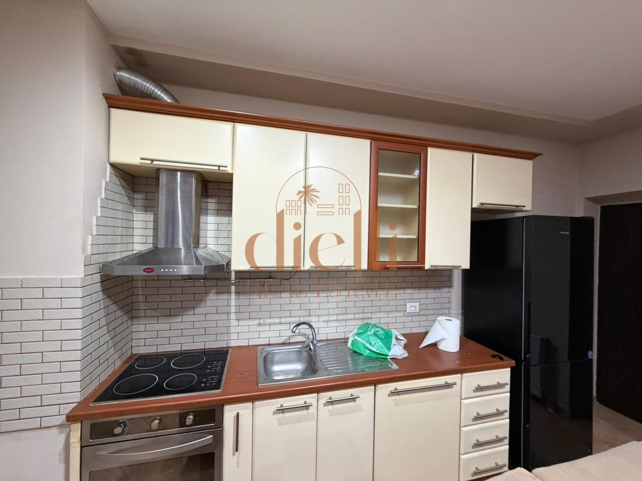 Apartament 2+1+2 per Qira ne Qender
