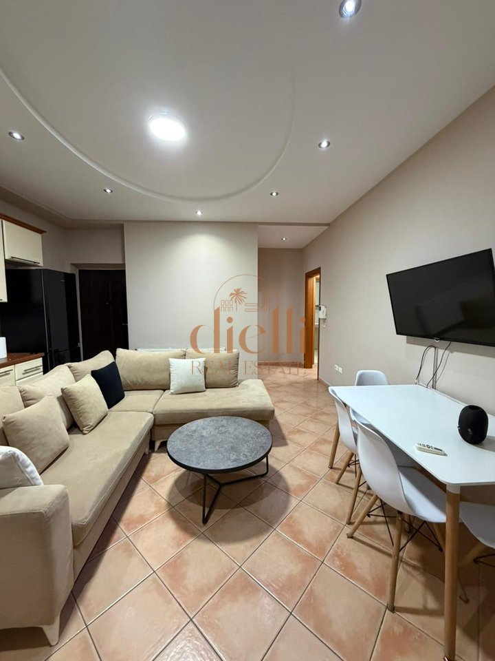 Apartament 2+1+2 per Qira ne Qender