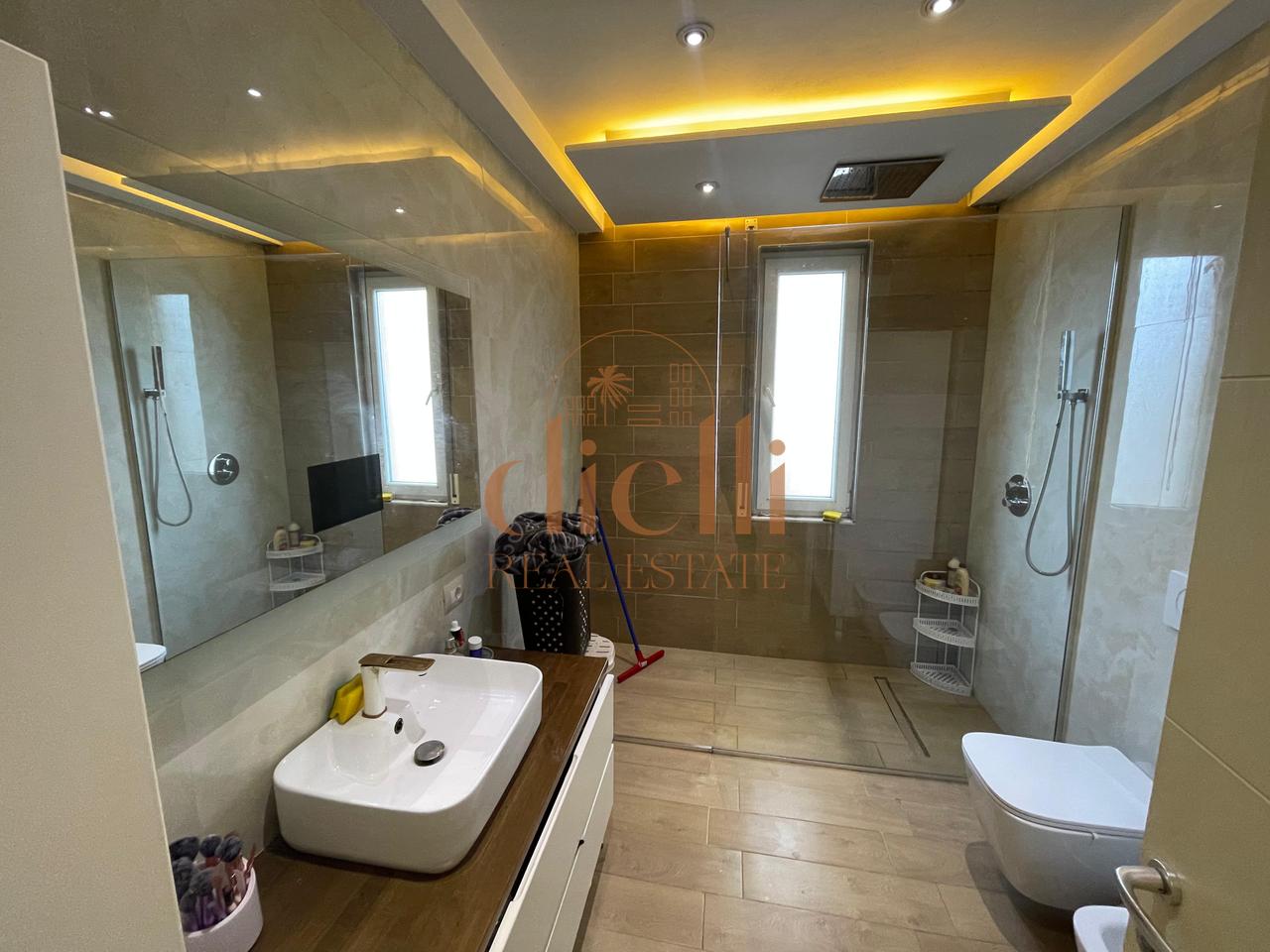 Apartament 2+1+2 per Shitje tek Kopshti Botanik