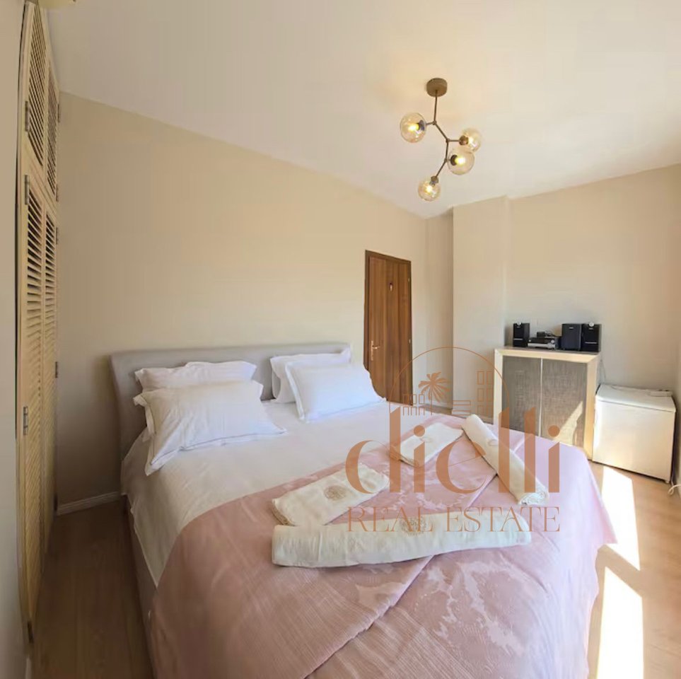 Penthouse per Qira ne Bllok