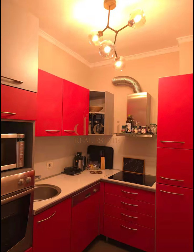 Penthouse per Qira ne Bllok