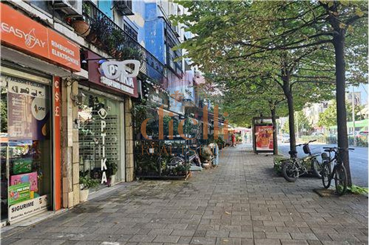 Uffici in affitto in via Bardhyl