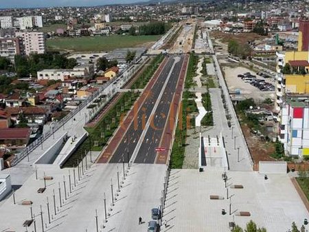 Appartamento 2+1+2 in vendita vicino al Bulevardi i Ri