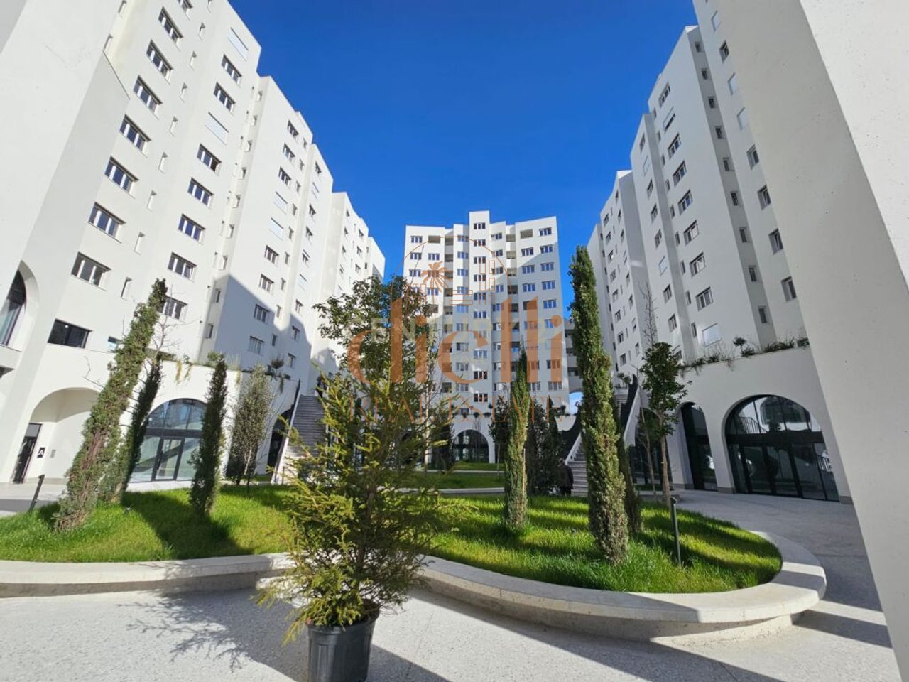 Appartamento 3+1+2 in vendita presso River Residence, zona Fusha Aviacionit