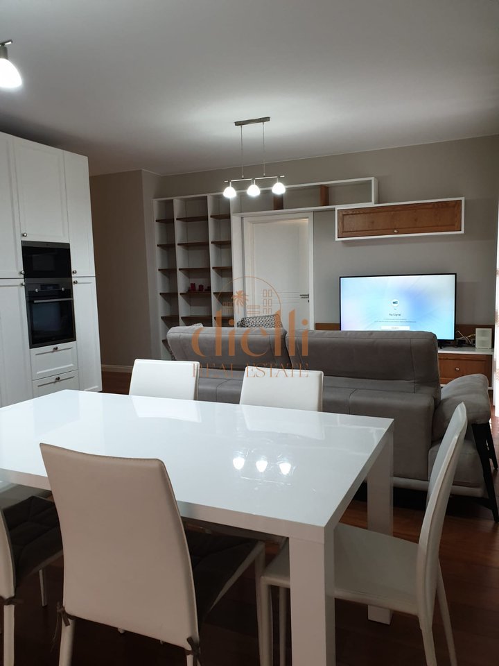 Apartament 3+1+2 per Qira tek Liqeni Thate