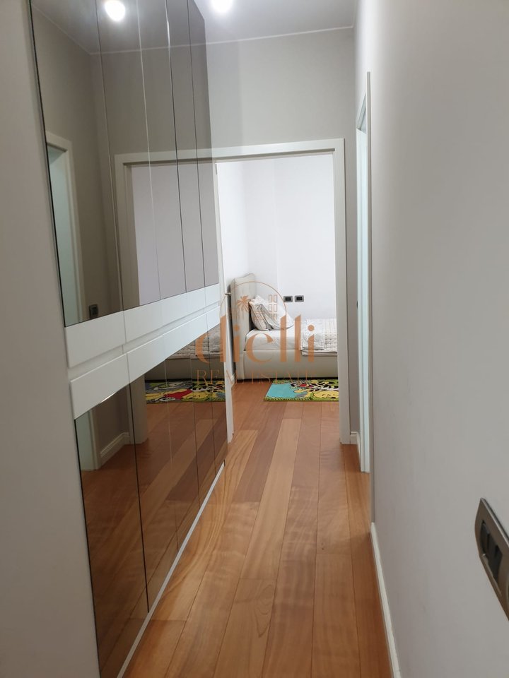 Apartament 3+1+2 per Qira tek Liqeni Thate