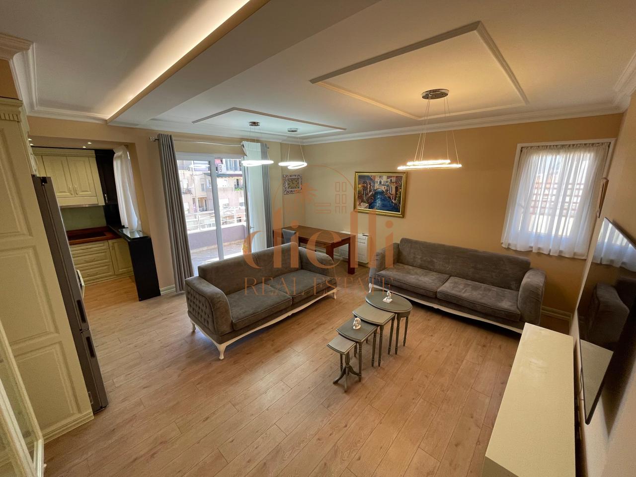 Apartament 3+1+2 per Qira tek Liqeni Thate