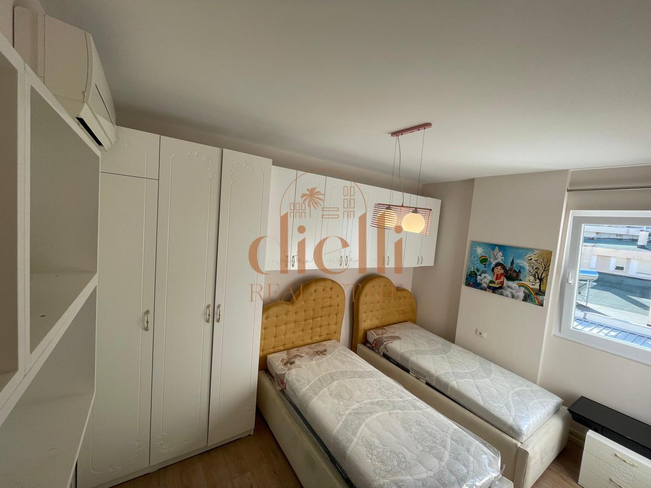 Apartament 3+1+2 per Qira tek Liqeni Thate