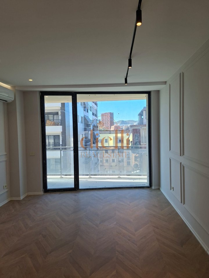 Ambient Zyrash per Qira tek Mine Peza