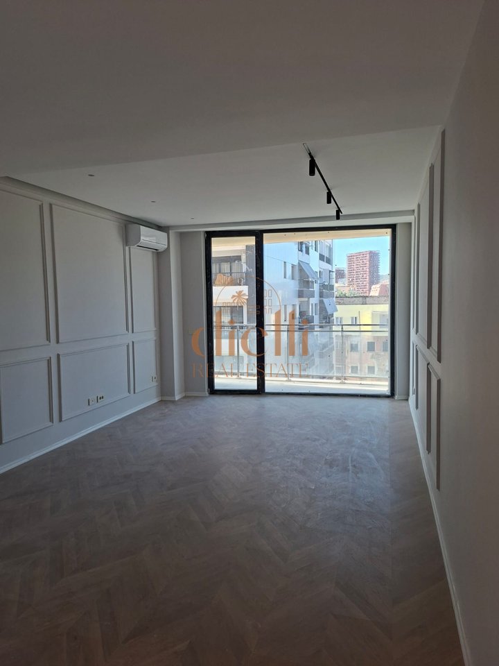 Ambient Zyrash per Qira tek Mine Peza