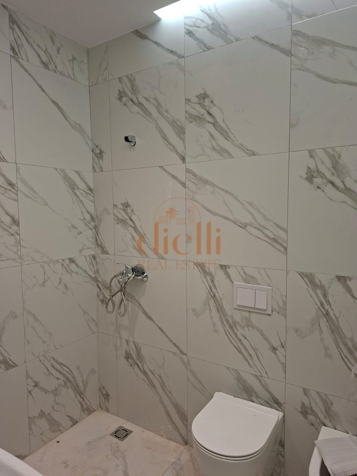 Ambient Zyrash per Qira tek Mine Peza