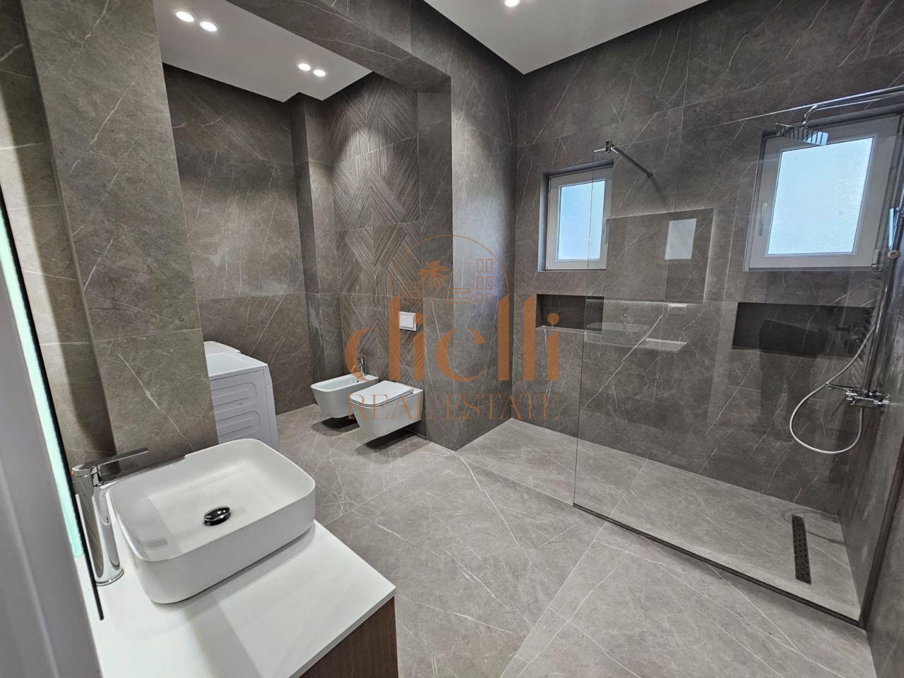 Appartamento 3+1+2+Posto Auto in Affitto vicino al Giardino Botanico