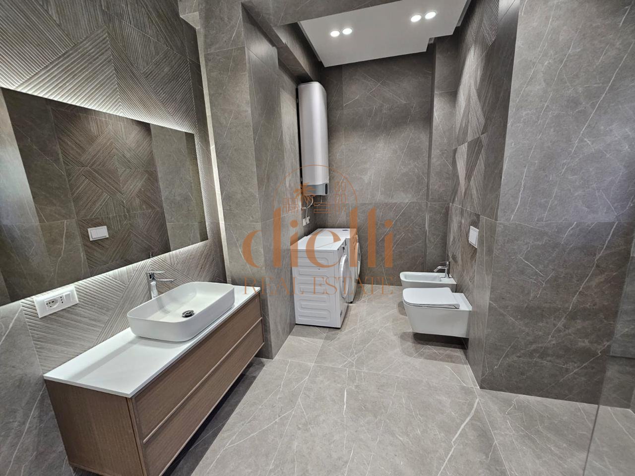 Appartamento 3+1+2+Posto Auto in Affitto vicino al Giardino Botanico