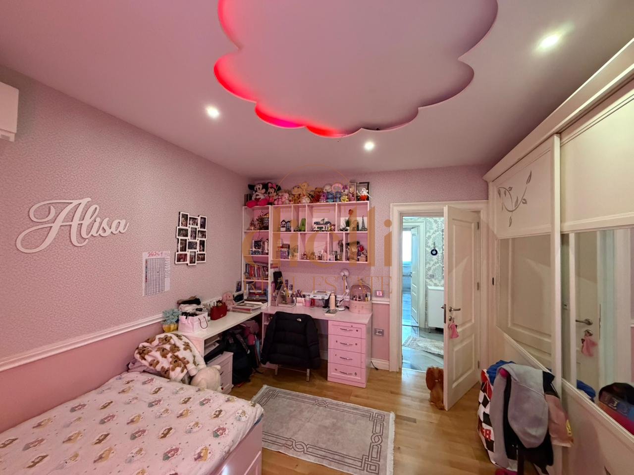 Apartament 3+1+2 + Garazh per Shitje pranë Shkollës “At Zef Pllumi”