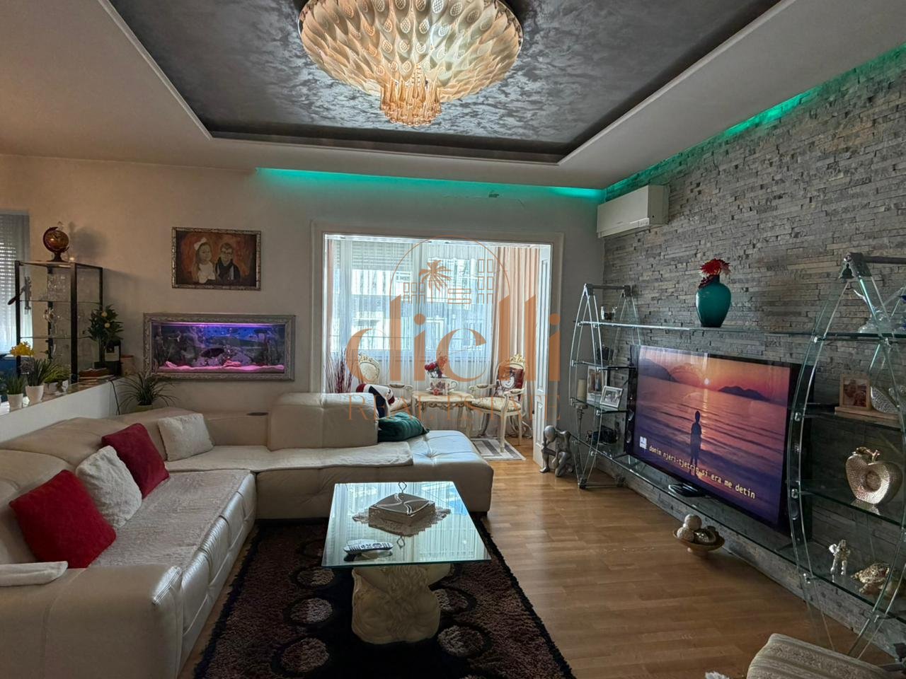 Apartament 3+1+2 + Garazh per Shitje pranë Shkollës “At Zef Pllumi”