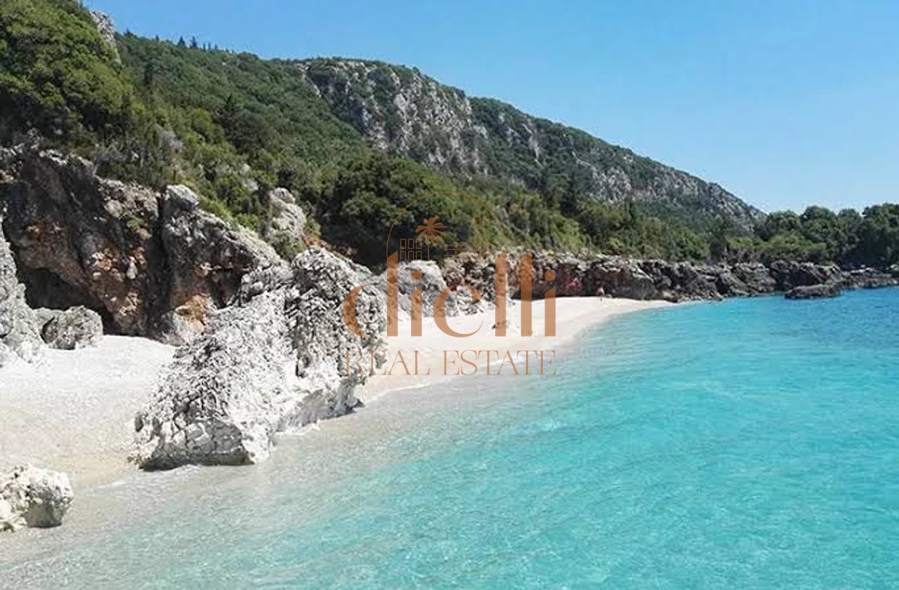 Appartamento 2+1+Posto Auto in Vendita a Drymades Dhermi