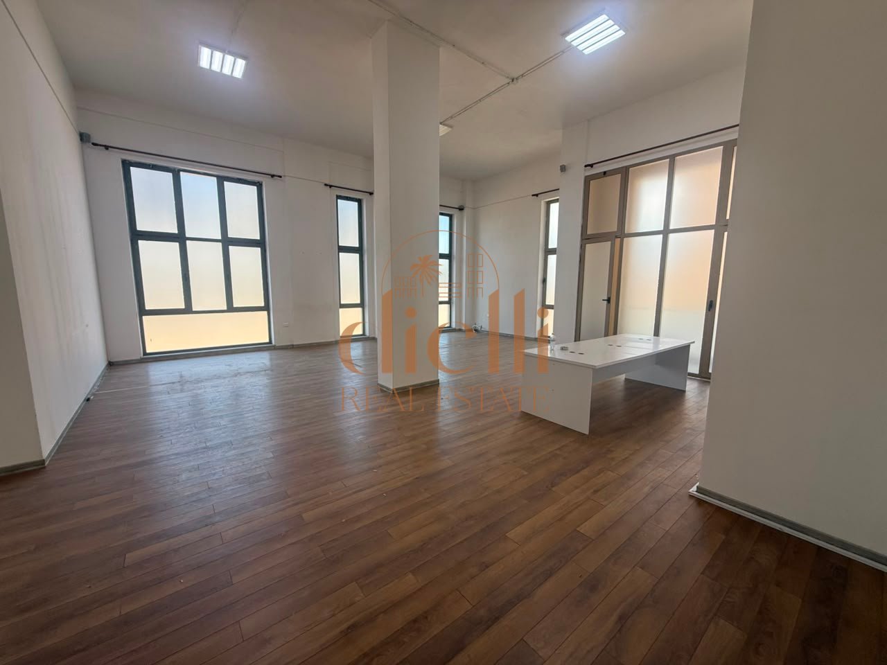 Office Space for Rent in Xhamllik