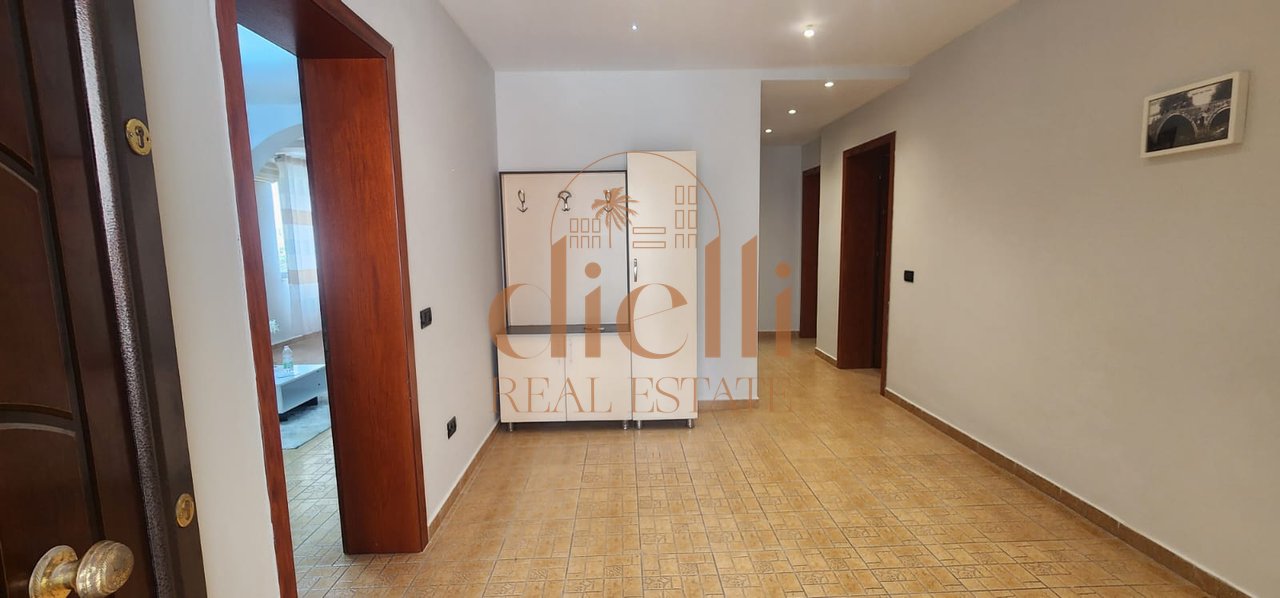 Apartament 2+1 per Qira ne Bllok