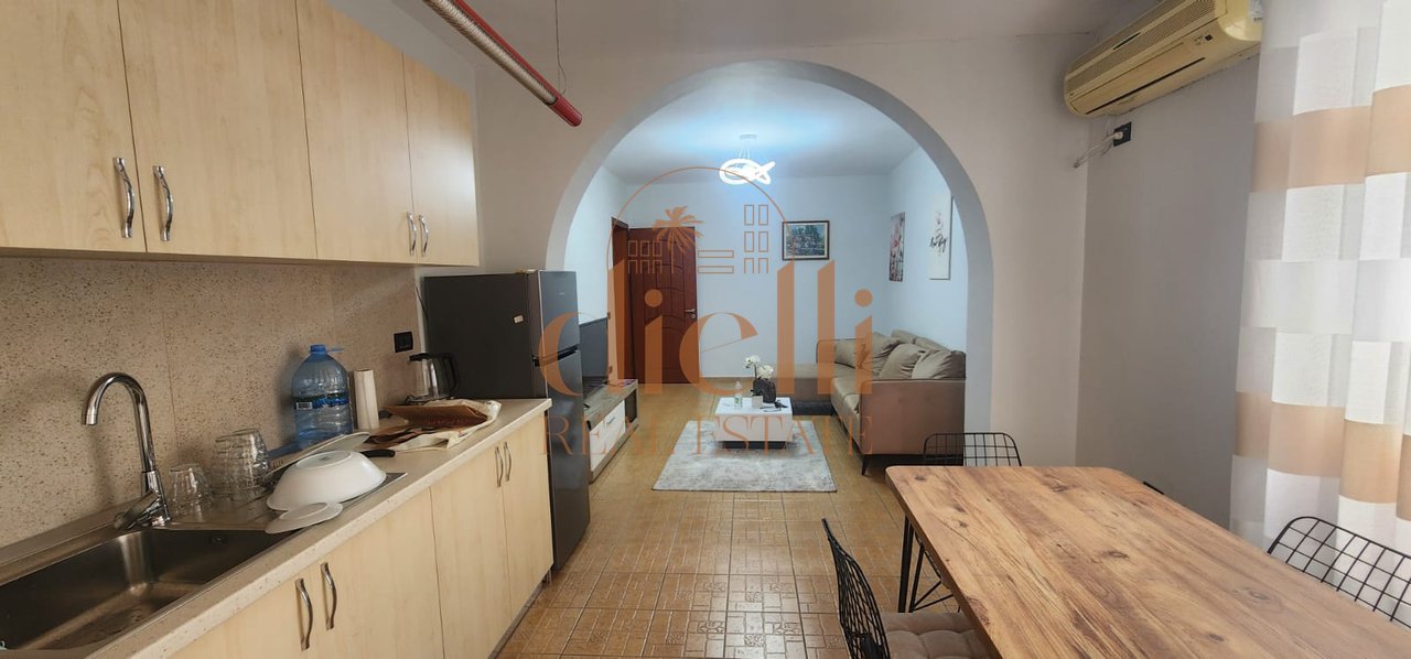 Apartament 2+1 per Qira ne Bllok