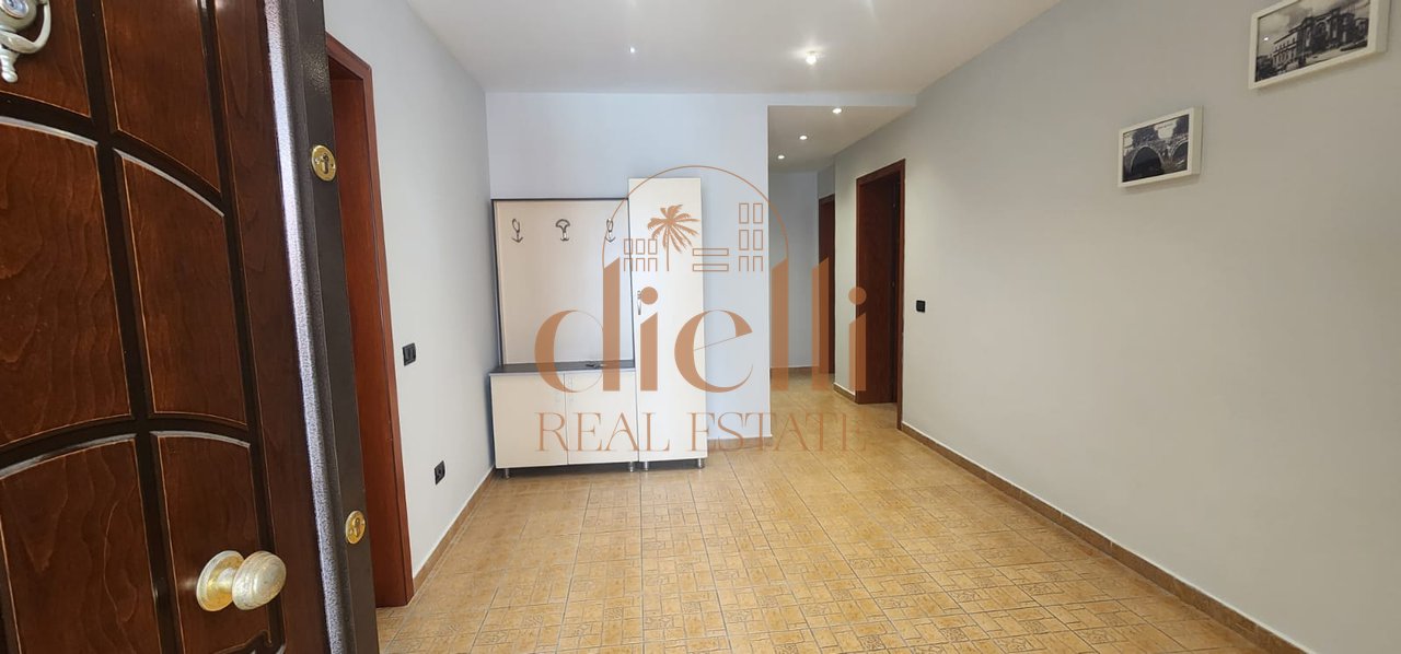 Apartament 2+1 per Qira ne Bllok