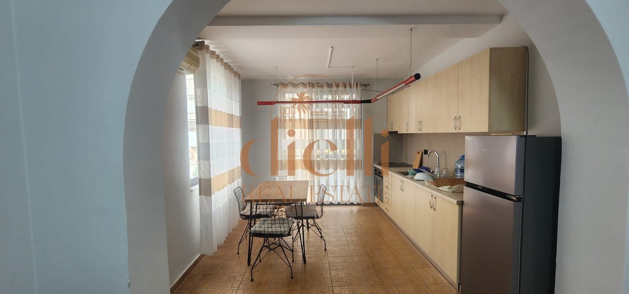 Apartament 2+1 per Qira ne Bllok