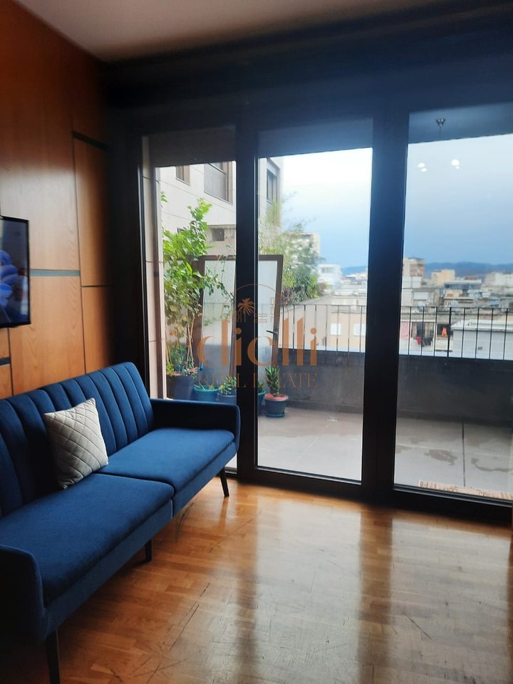 Apartament 1+1 per Qira tek Rruga Barrikadave